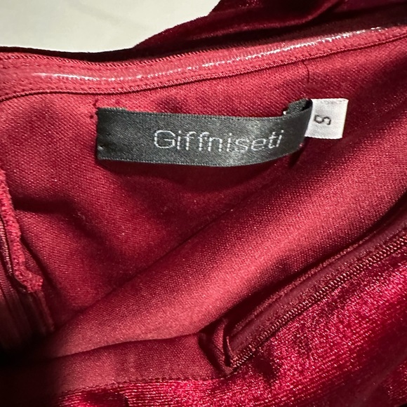 Formal dress - Picture 3 of 8